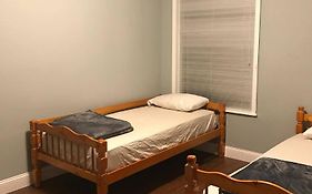 102 Private Room-Double Twin Bed In Cohi Dc!